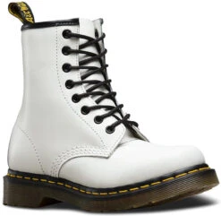 Dr. Martens Women's 1460 Smooth 7 Dr. Martens Women's 1460 Smooth -Aetrex Store dr martens unisex 1460 smooth white r11821100 38222.1638027619