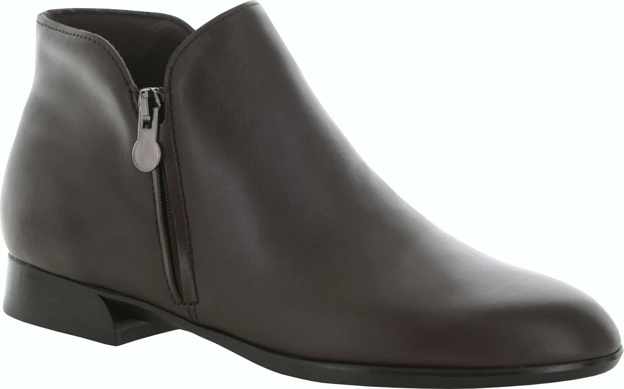 Munro Averee 4 Munro Averee - Image 2