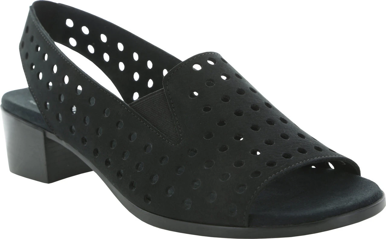 Munro Mickee 3 Munro Mickee