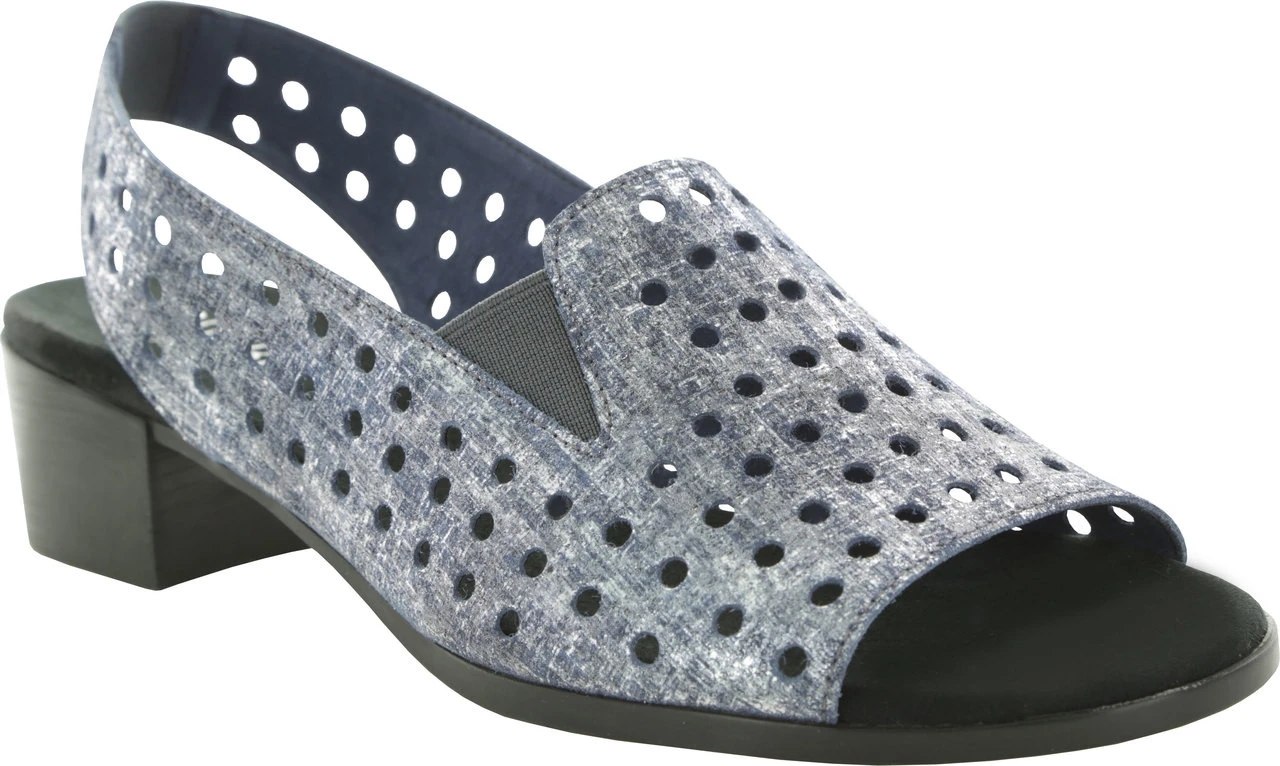 Munro Mickee 4 Munro Mickee - Image 2