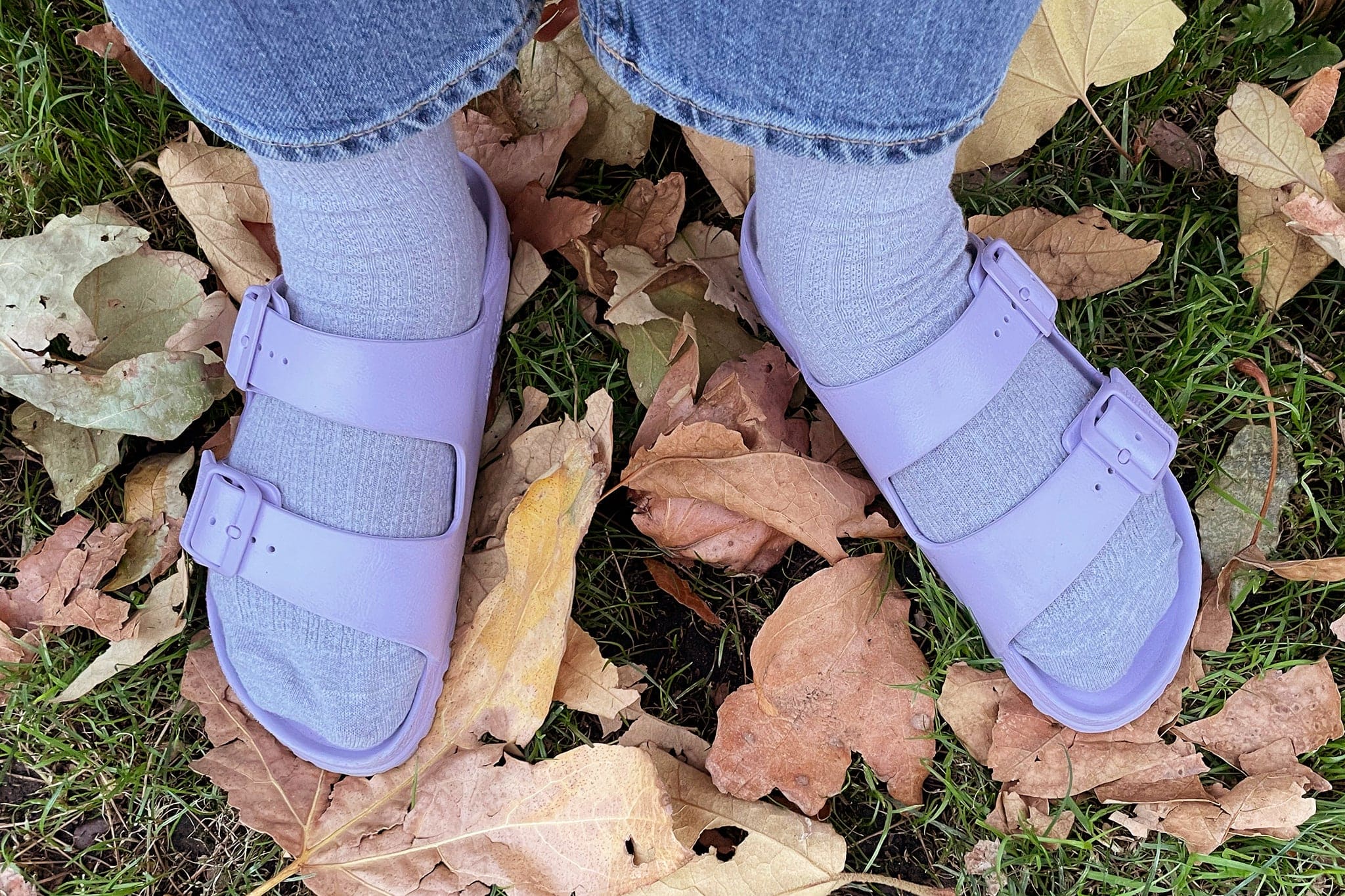 Aetrex Store -Aetrex Store odetoevasbirkenstock 2048px evaswithsocks 1